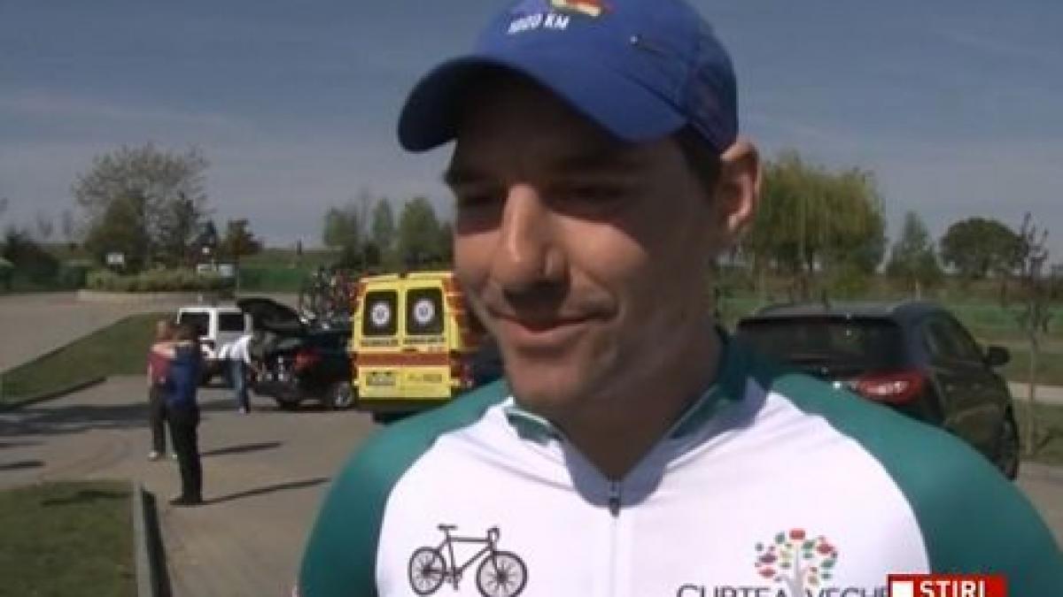 principele nicolae face turul romaniei pe bicicleta promovam cultura sportul si lectura merg mana