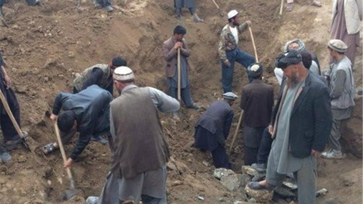 afganistan cel putin 52 de persoane au murit dupa o alunecare de teren masiva