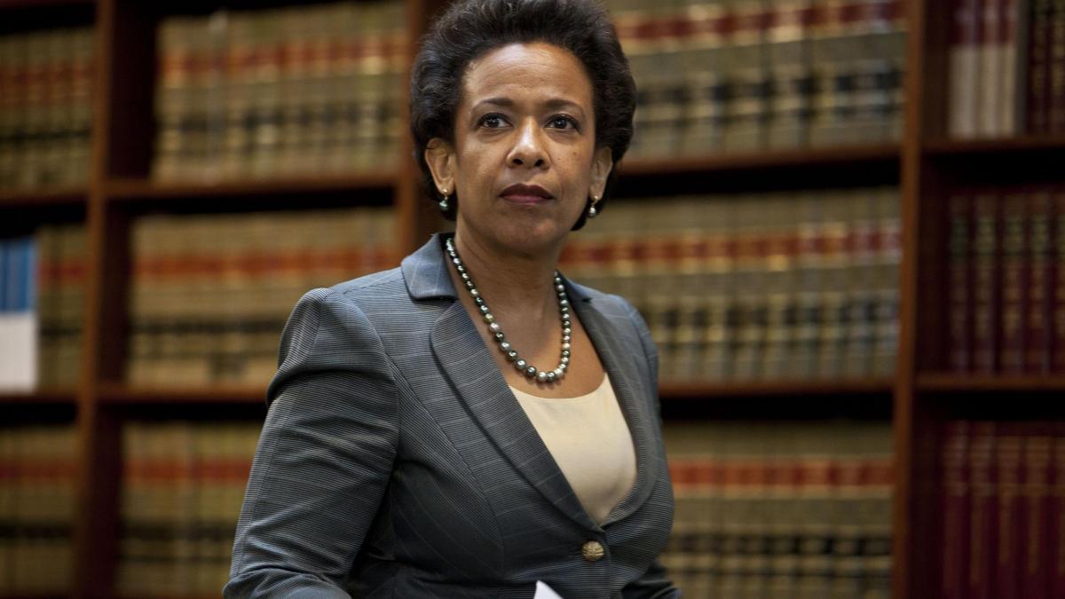 sua loretta lynch a depus juramantul ca ministru al justitiei devenind prima femeie de culoare in