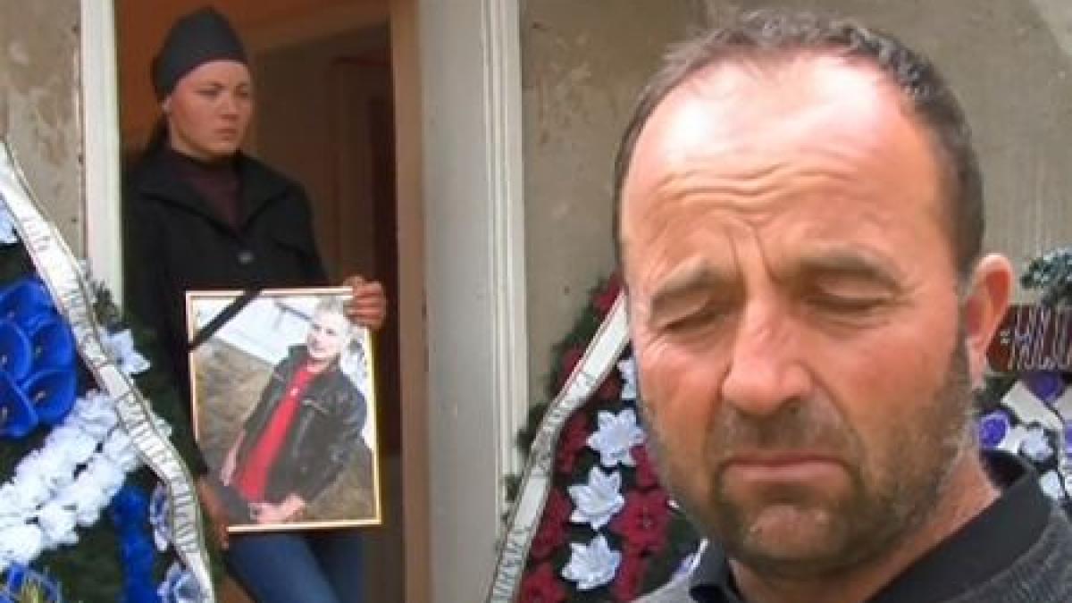 tanar mort in conditii suspecte dupa ce s a zgariat la picior familia acuza medicii de malpraxis l