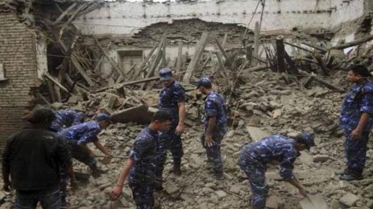 o mie de europeni dati disparuti in urma cutremurelor din nepal