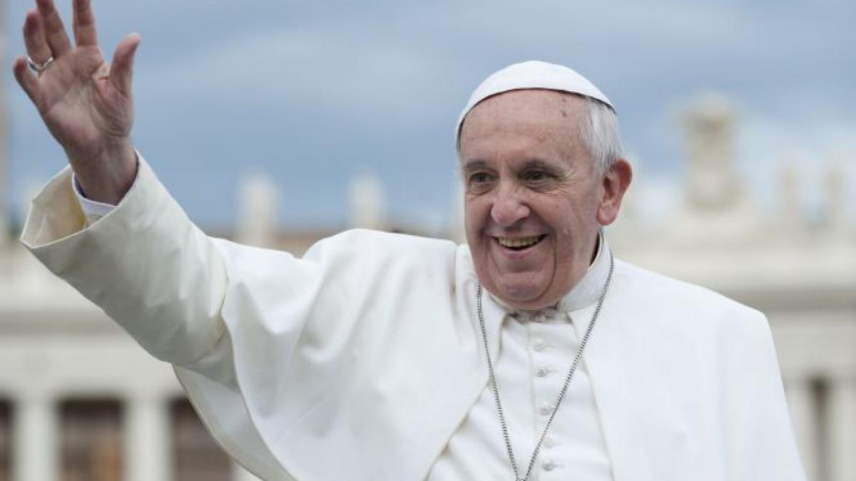 un barbat i a inchis de doua ori telefonul papei francisc crezand ca este o gluma