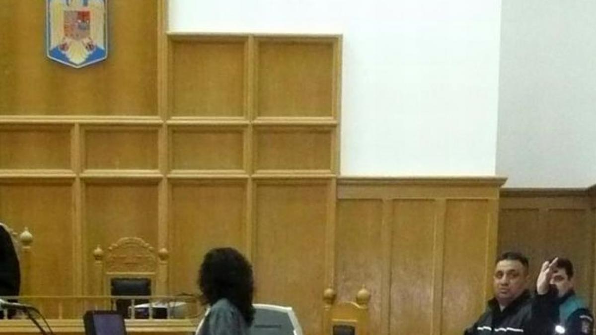 fosta sefa a tribunalului olt judecatoarea carmen marinescu a fost trimisa in judecata