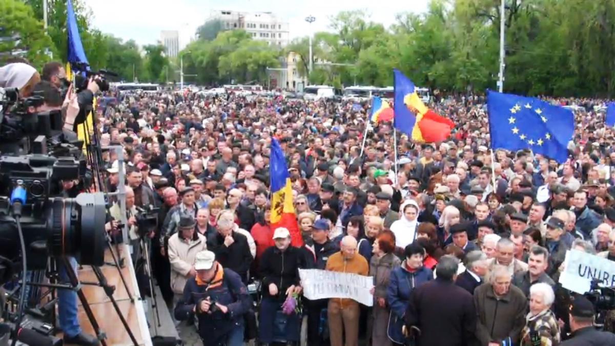 global post cine a furat un miliard de dolari din moldova