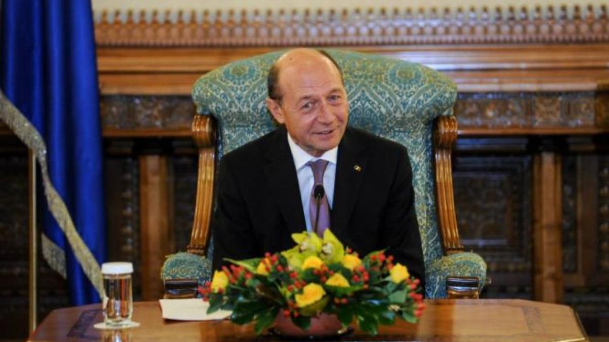 basescu atac la guvern si presedinte