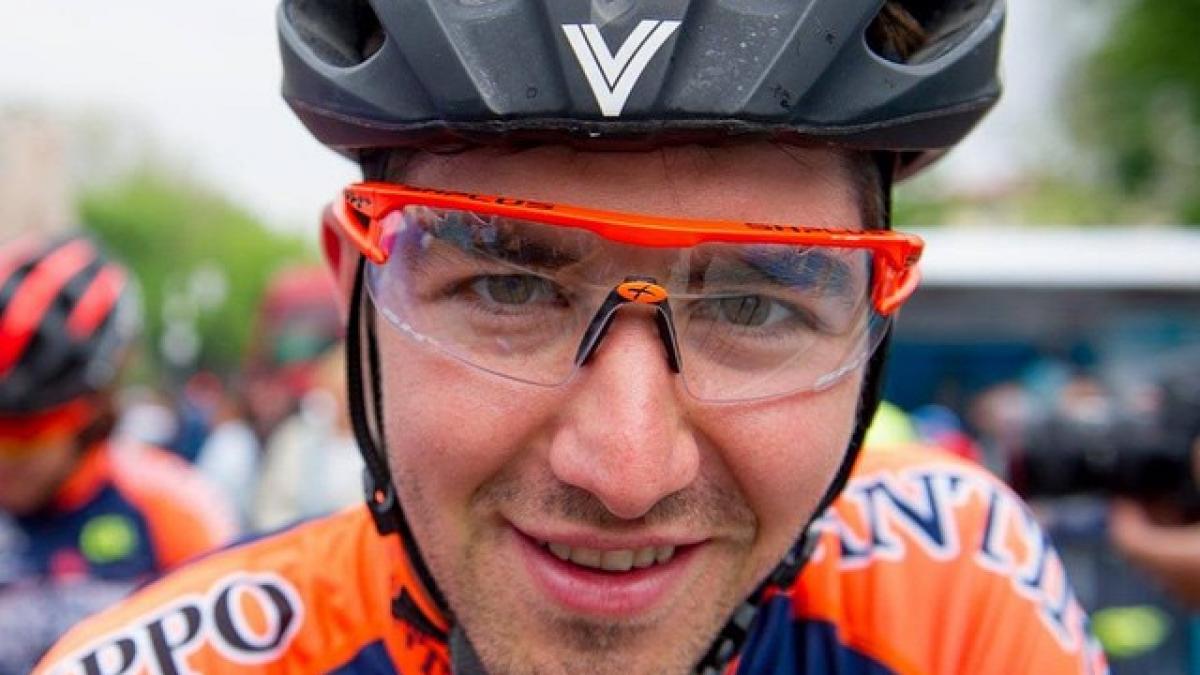 doi ciclisti romani in premiera in turul italiei