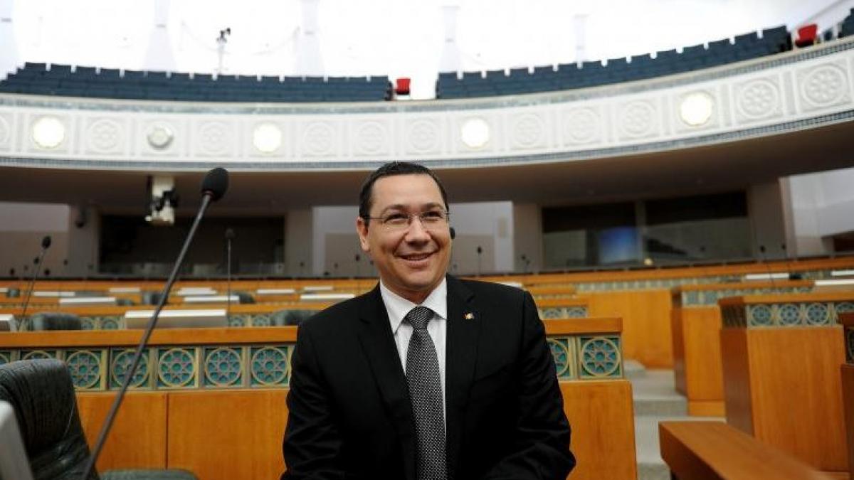 news magazine klaus iohannis si mugur isarescu lanseaza atacuri la adresa guvernului