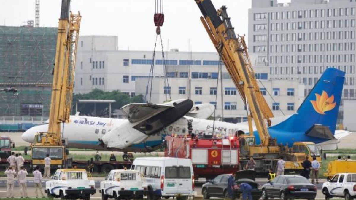 aterizare ratata cinci oameni au fost raniti dupa ce un avion de pasageri a iesit de pe pista