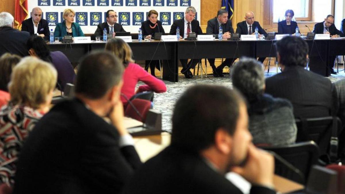 news magazine liberalii suparati pe oamenii lui basescu