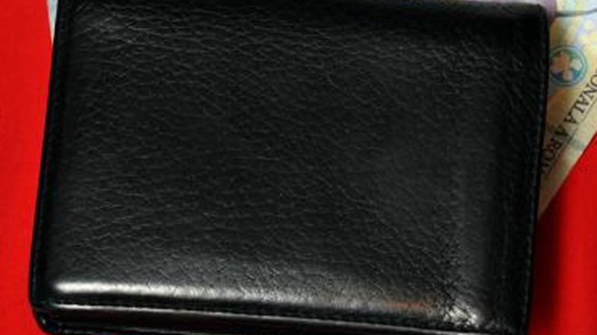 patru adolescenti romani retinuti la paris