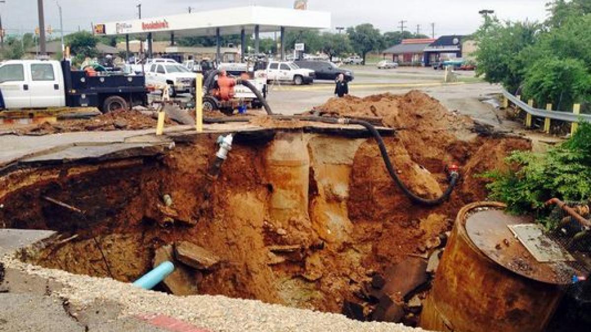 crater urias aparut din cauza ploilor abundente