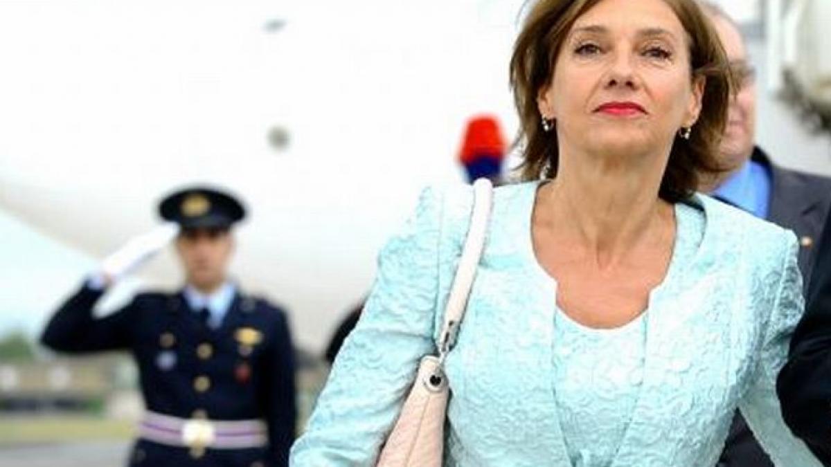 carmen iohannis da in judecata institutiile statului pentru a si recupera banii din salariu taiati