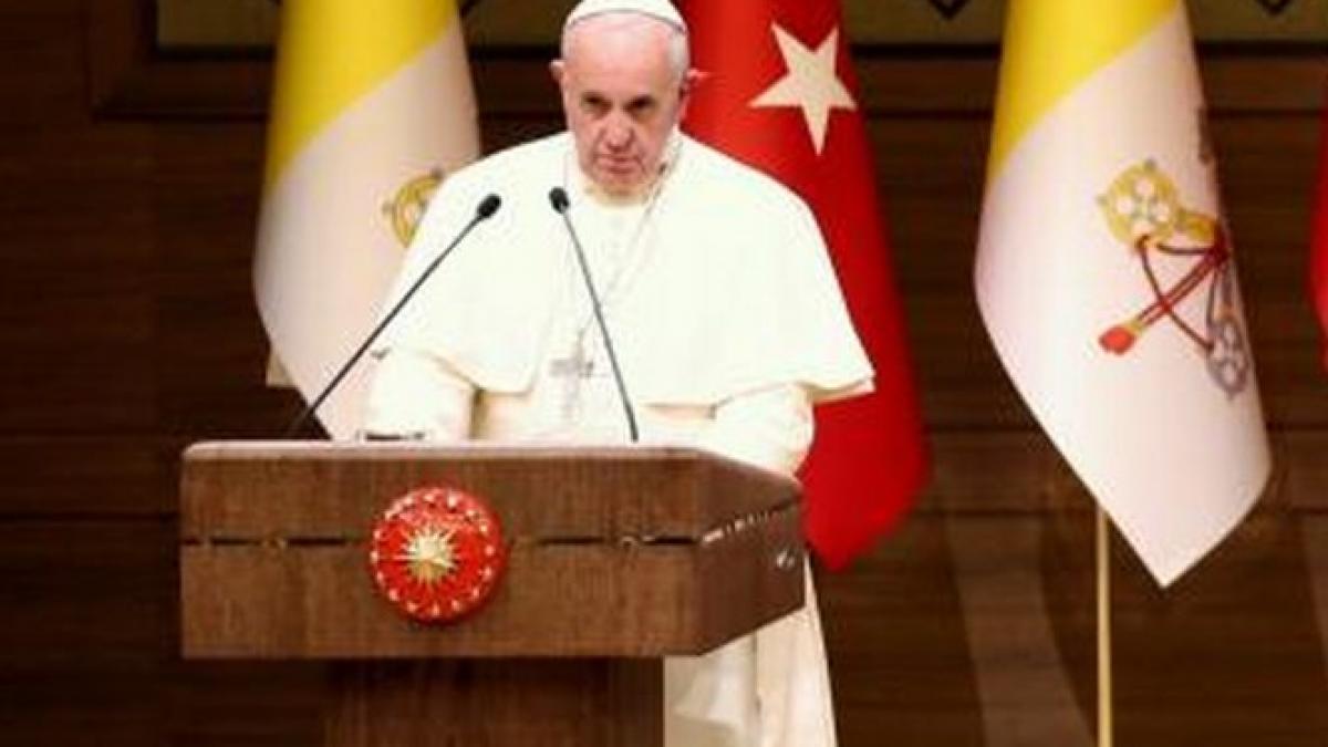 papa francisc razboiul este o industrie a mortii pacea trebuie construita in fiecare zi