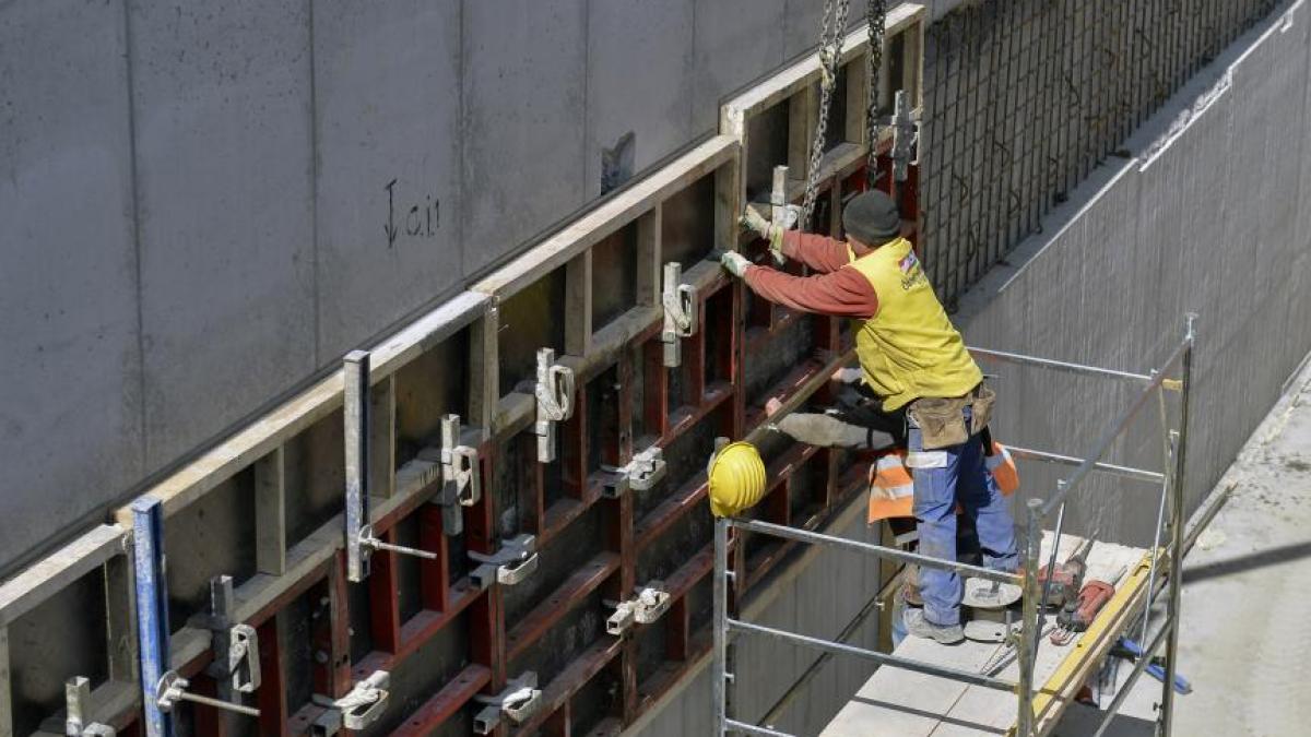 tragedie pe un santier din spania un roman a murit dupa ce a cazut de la mare inaltime