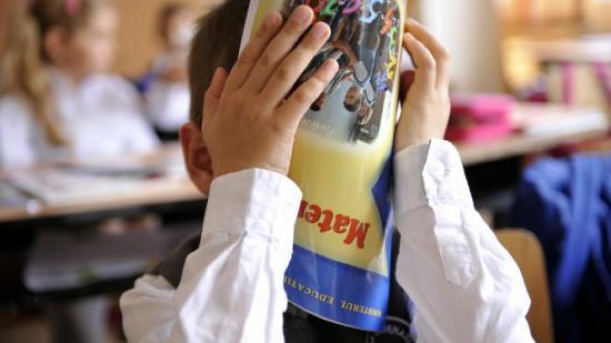 invatator din giurgiu arestat pentru relatii sexuale cu elevi de 6 ani