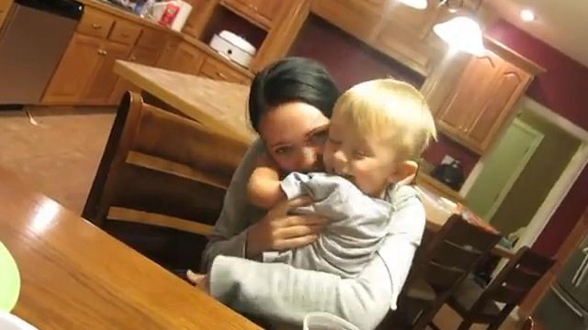 este cea mai dura farsa facuta vreodata un barbat isi face sotia sa creada ca si a aruncat fiul