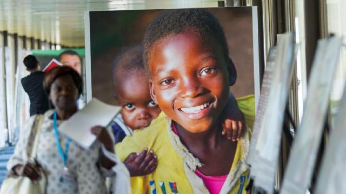 crestere a numarului cazurilor de ebola in guineea si sierra leone