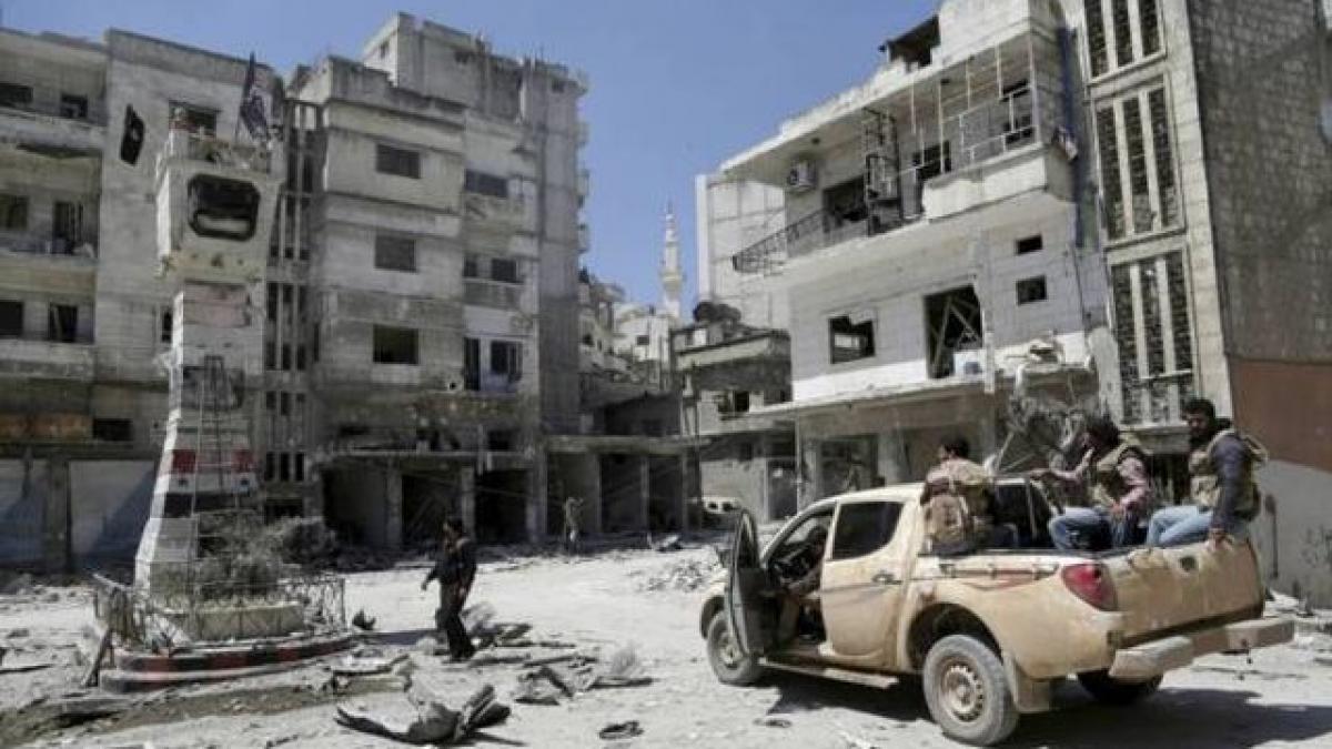 rebelii au cucerit un spital in care 150 de soldati si familiile lor se aflau sub asediu de o luna