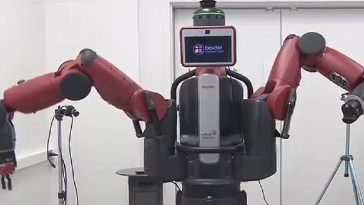 faceti cunostinta cu julia robotul care a invatat sa faca salata de pe youtube