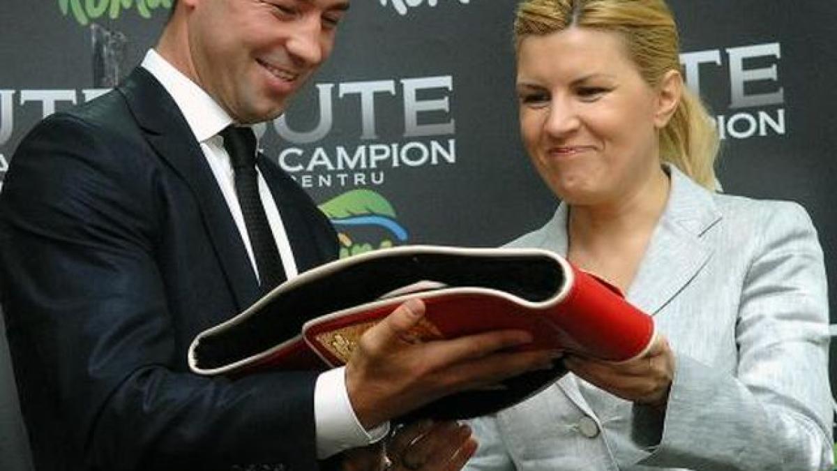 sinteza zilei imagini nevazute cum ii spune rudel obreja lui lucian bute sa ii multumeasca doamnei