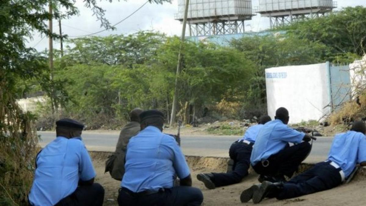 cel putin 20 de politisti kenieni au fost ucisi intr o ambuscada a militantilor al shabaab