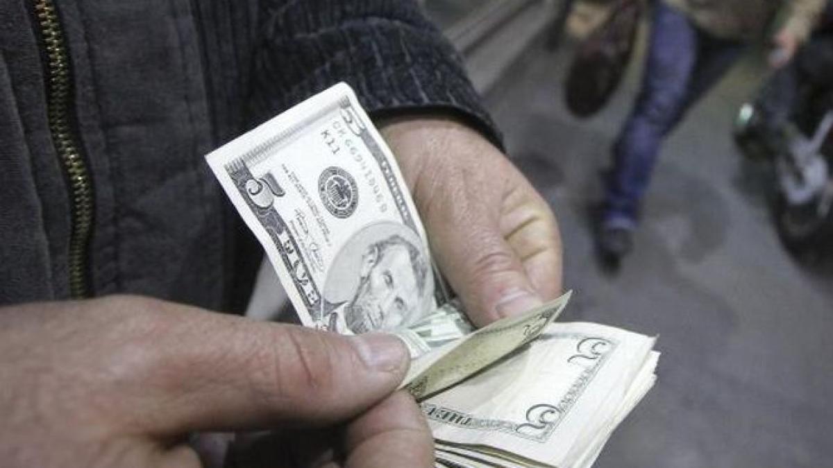 un anchetator rus a fost retinut in timp ce primea un milion de dolari mita