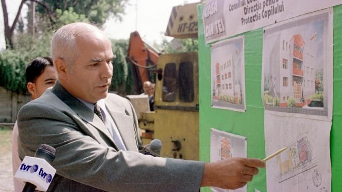 milioane de euro dirijate catre un apropiat al lui traian basescu