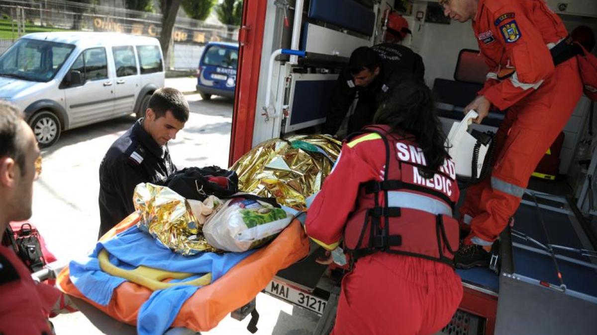 un barbat a ajuns la spital in stare grava dupa ce a fost lovit in plin de o masina video