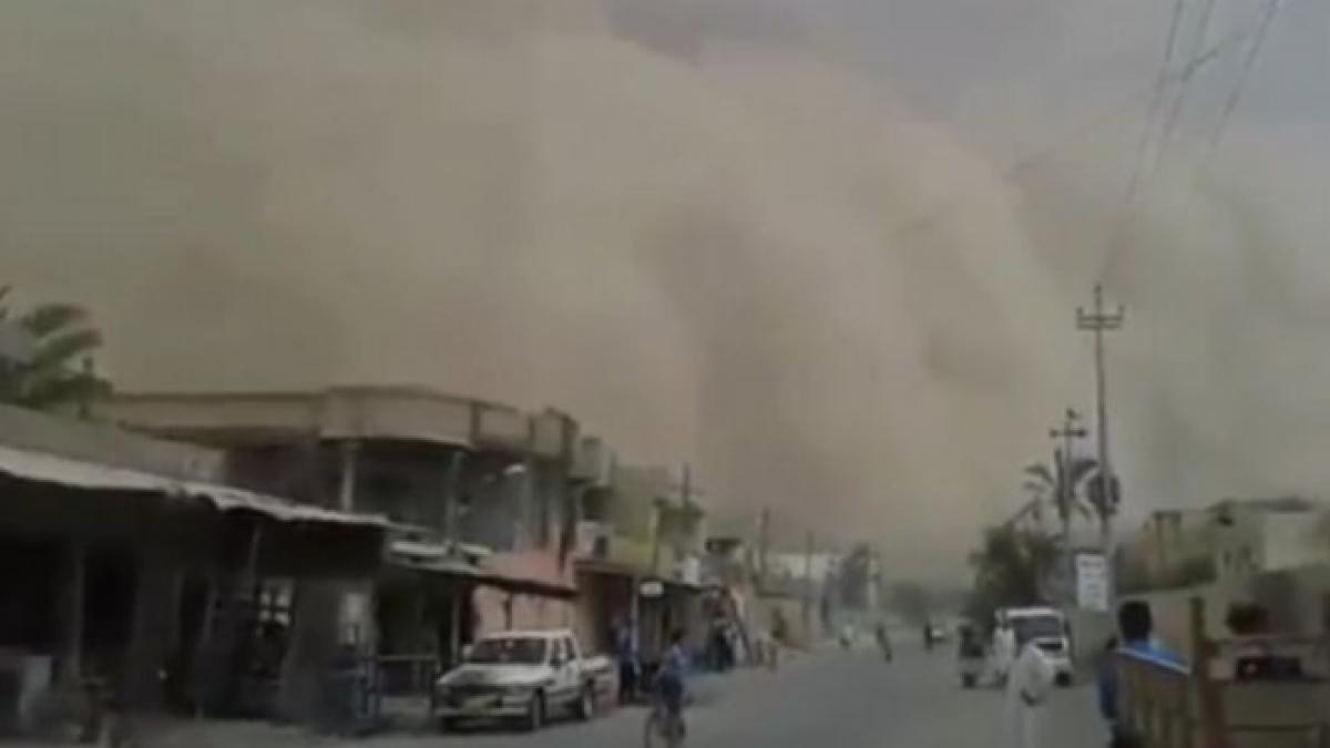 furtuna violenta de nisip in irak video