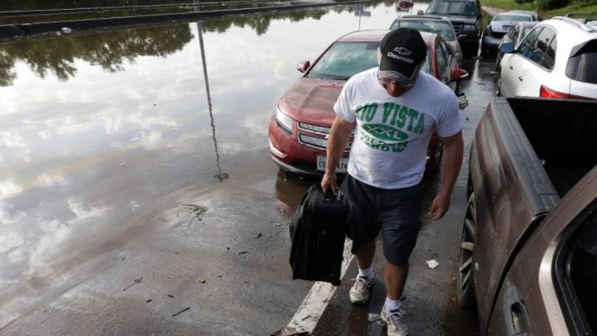 inundatiile din texas si oklahoma au ucis 21 de oameni 11 persoane sunt in continuare date disparute