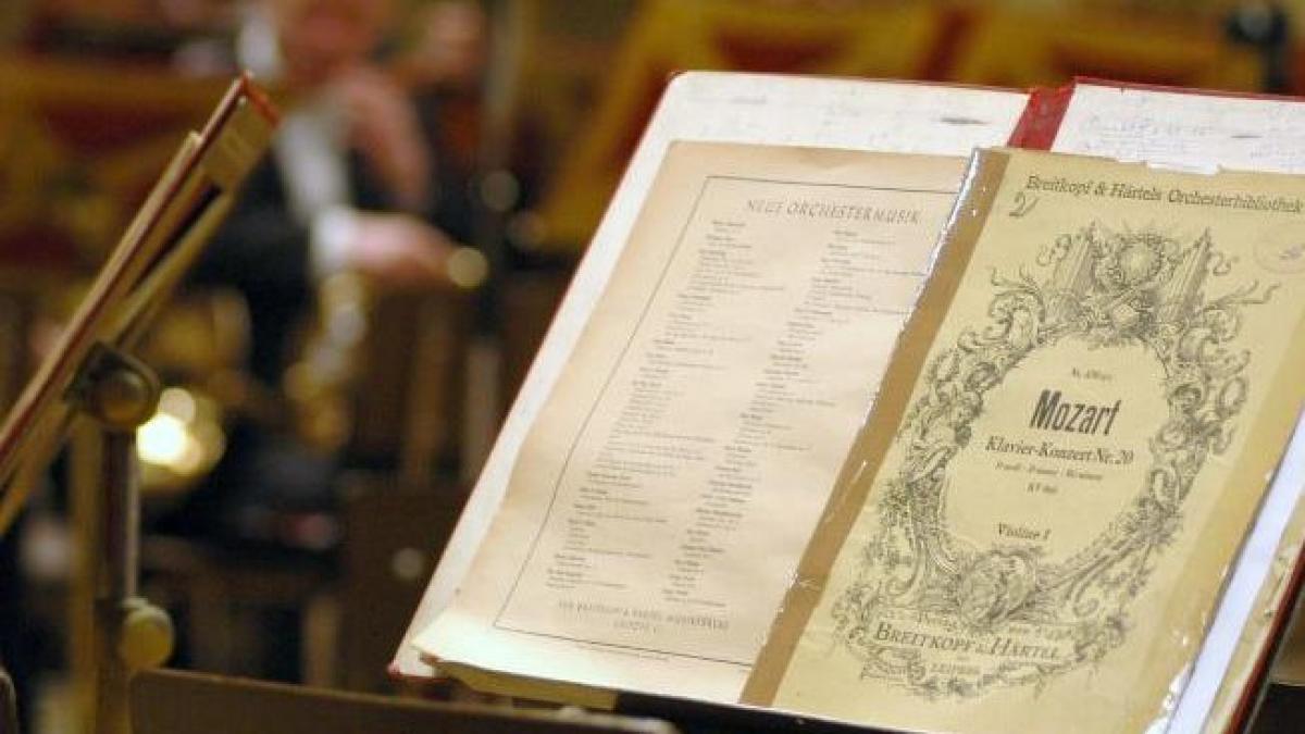 sotheby s vinde o suvita de par care a apartinut lui wolfgang amadeus mozart