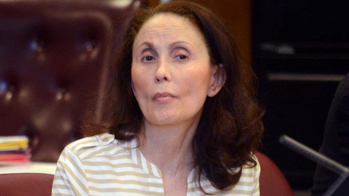 o femeie care si a ucis fiul bolnav psihic a fost condamnata la 18 ani de inchisoare