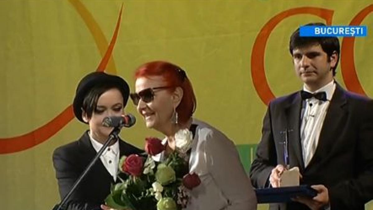 teatrul romanesc de comedie si a premiat actorii premiul de excelenta acordat actorilor vladimir