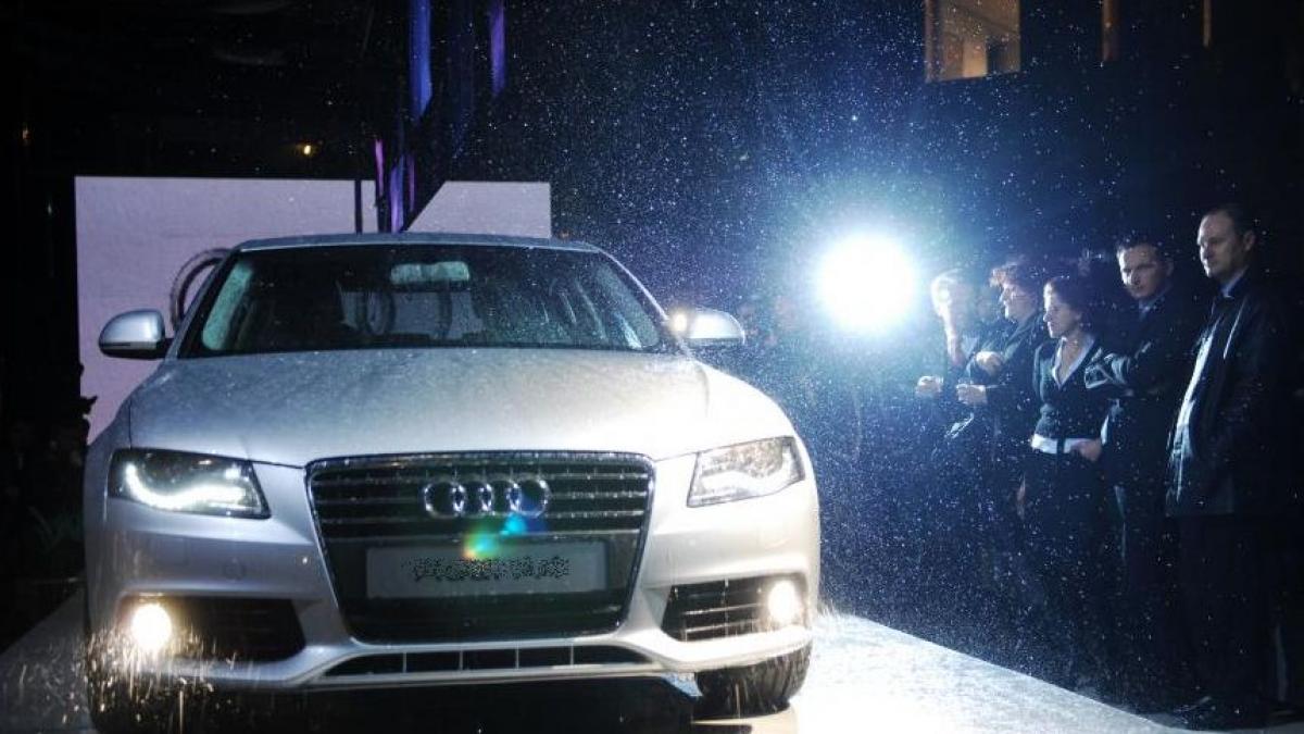 cel putin 20 de masini au fost distruse dupa ce acoperisul unui showroom audi s a prabusit