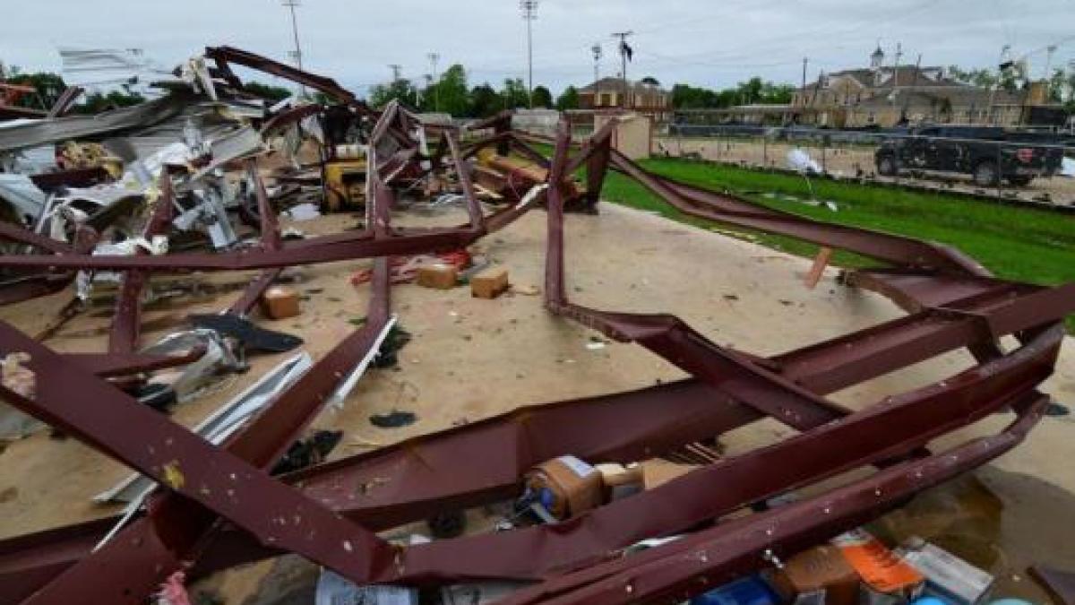 ploi torentiale si inundatii in texas cel putin 25 de oameni si au pierdut viata