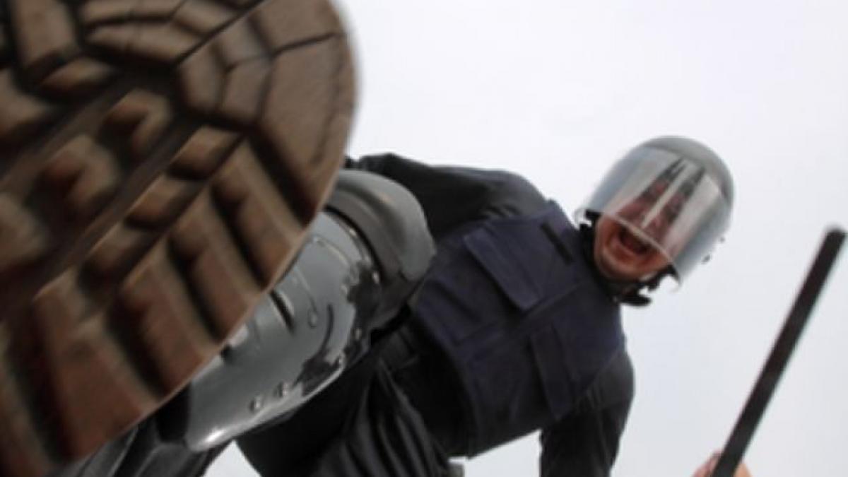 video l au impuscat de 5 ori dar el a continuat sa merga ce a urmat dupa este ingrozitor