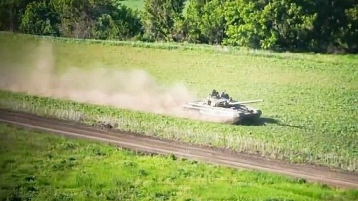 competitia tancurilor ce fac soldatii prorusi din lugansk cand se plictisesc