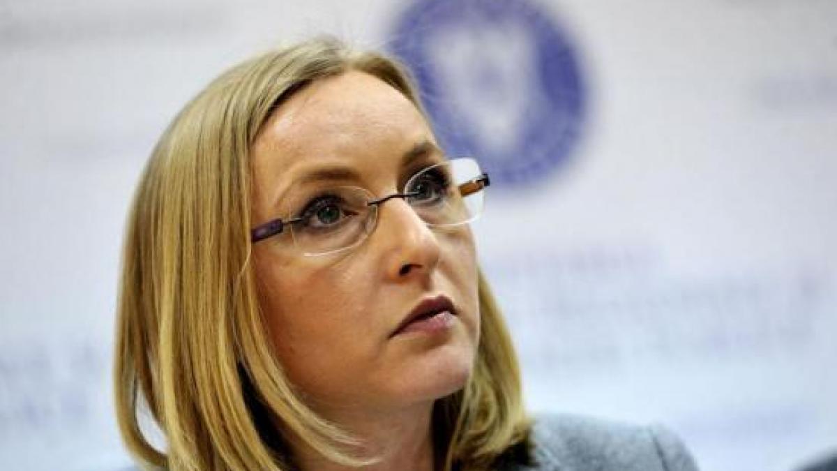 ministrul tineretului si sportului gabriela szabo propune introducerea mai multor ore de educatie