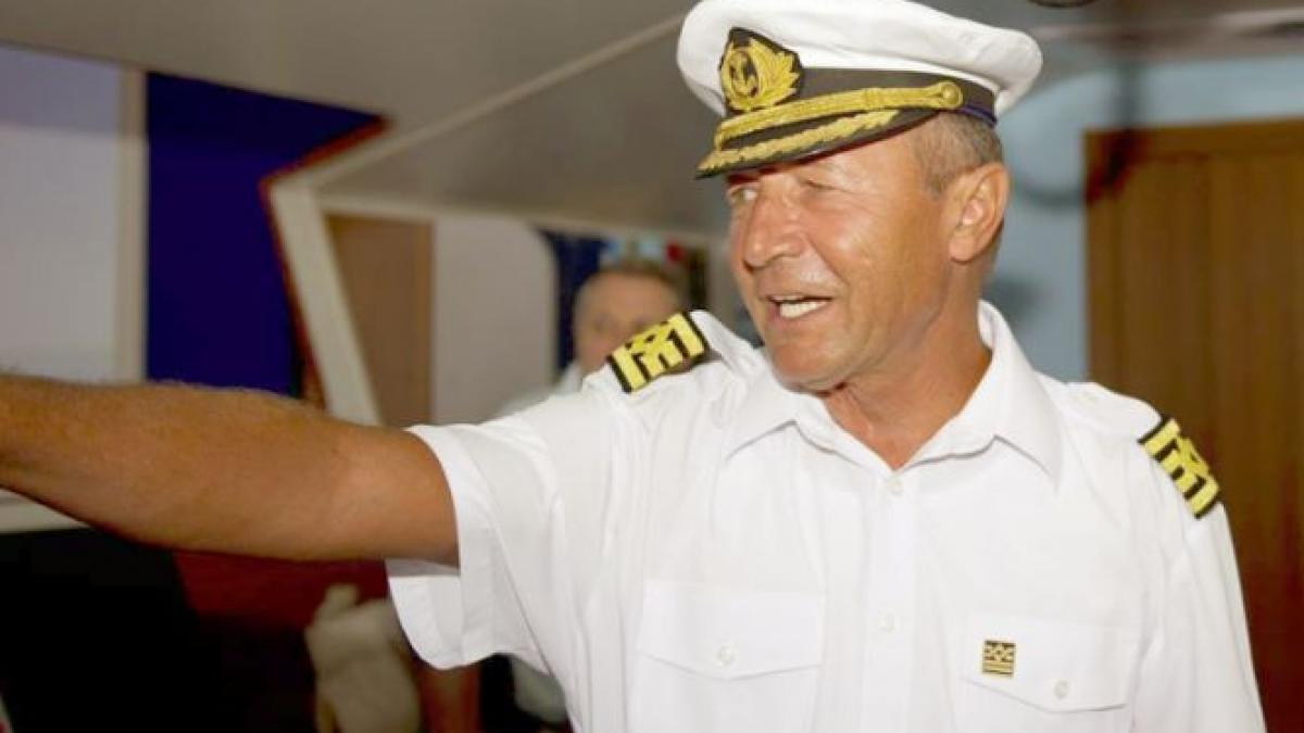 traian basescu a postat un mesaj pentru victor ponta pe facebook