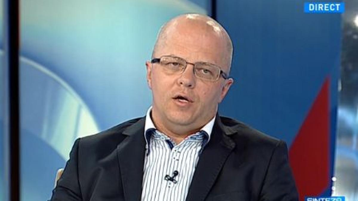 adrian ursu nu e o criza politica ci o mega golanie in morisca asta dementa noi suntem pusi sa