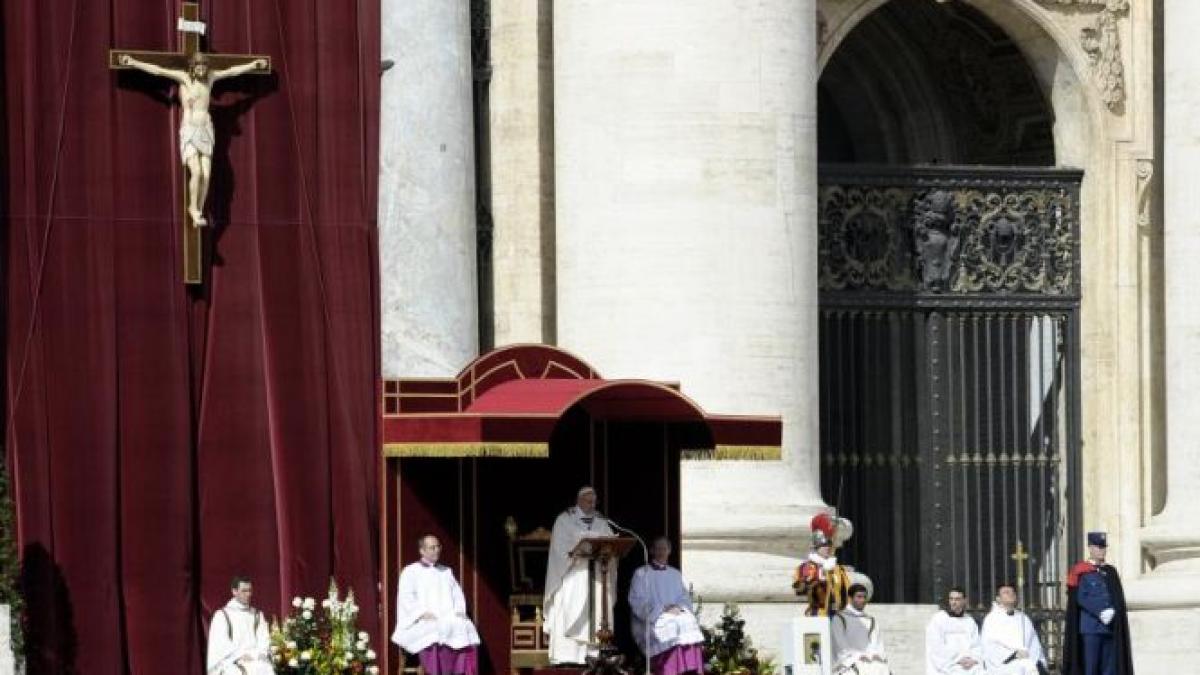 papa francisc a aprobat infiintarea unui tribunal pentru audierea episcopilor acuzati de pedofilie