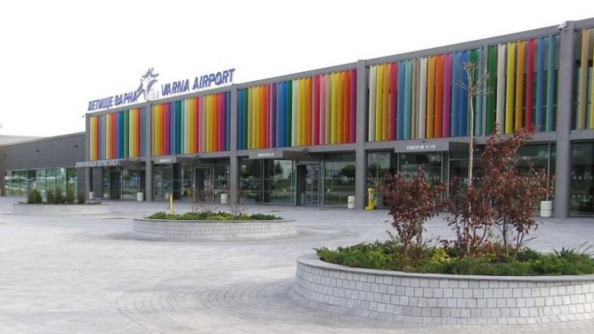 aeroportul varna evacuat dupa ce personalul de securitate a gasit un bagaj suspect