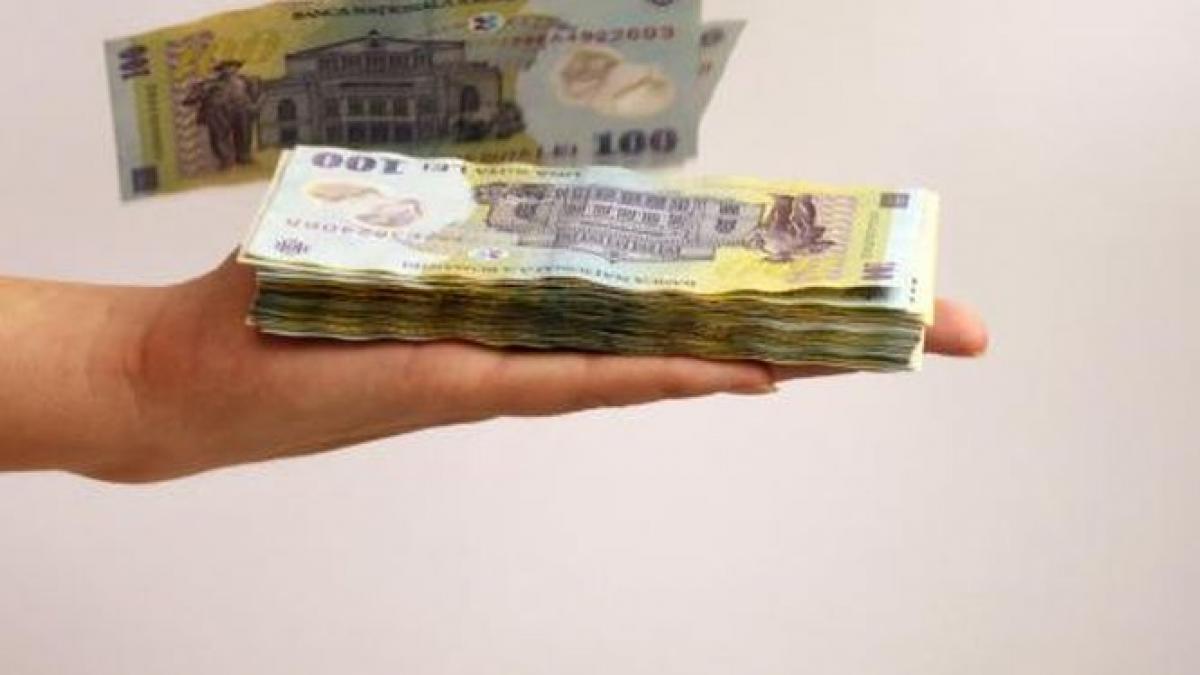 un angajat al primariei capitalei a fost prins cand lua mita 40 000 de euro