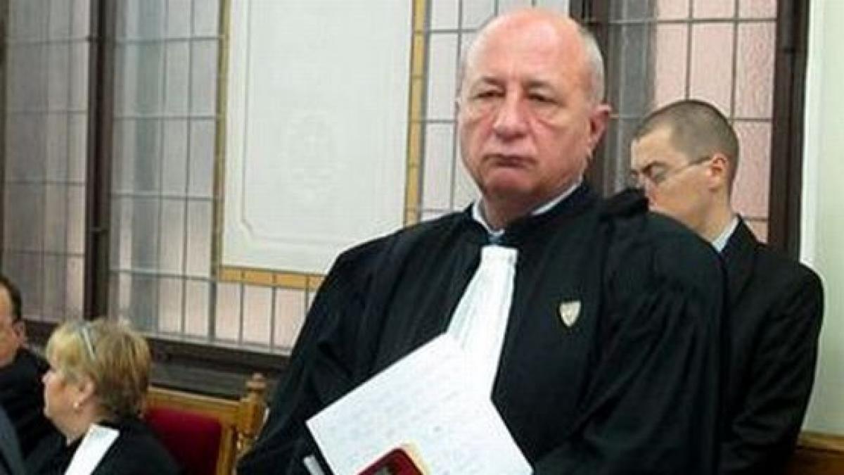 q a un reputat jurist atrage atentia o tara in care tacem de spaima nu poate fi democratica