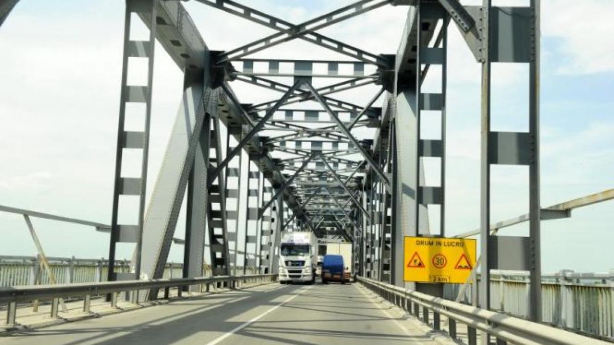 restrictii rutiere pe podul de la giurgiu