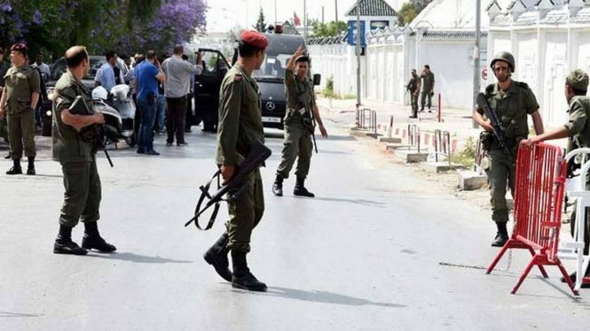 trei politisti tunisieni au fost ucisi intr un schimb de focuri cu jidadistii