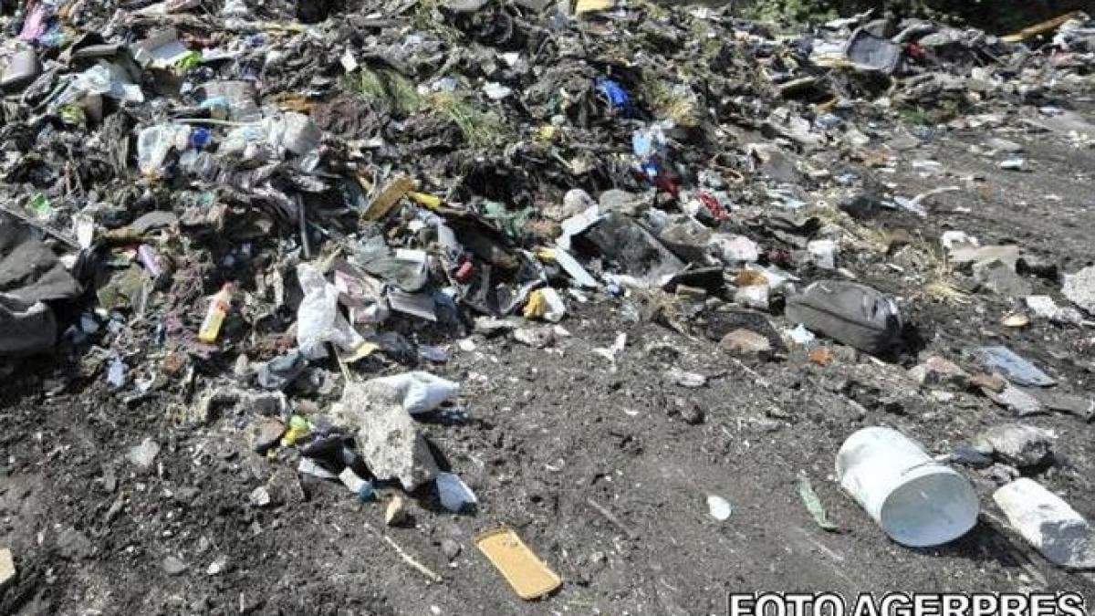 groapa de gunoi ilegala posibil cea mai mare din europa descoperita in sudul italiei