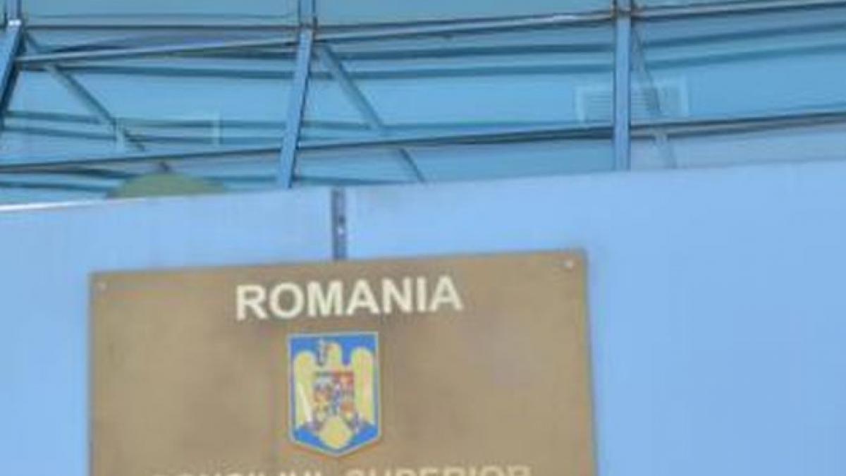 un judecator avertizeaza csm lasati ma sa vorbesc legea e una pentru toti