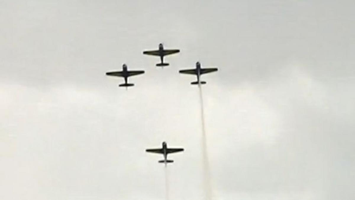 pregatiri pentru bucharest international air show pilotii promit sa faca spectacol la cel mai mare