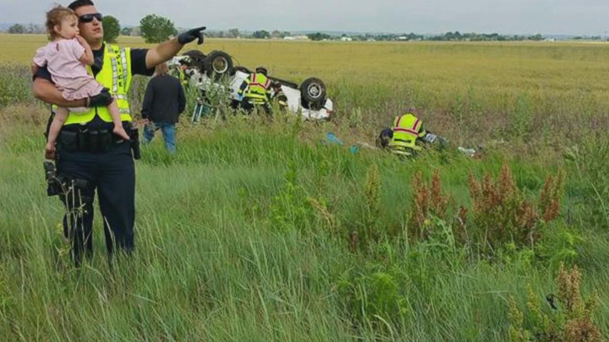 tragedia din spatele acestei fotografii ce s a intamplat cu fetita din bratele politistului